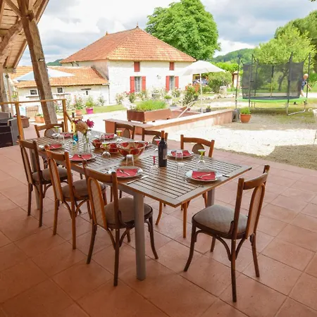 Prázdninový dům Stylish Holiday In With Garden