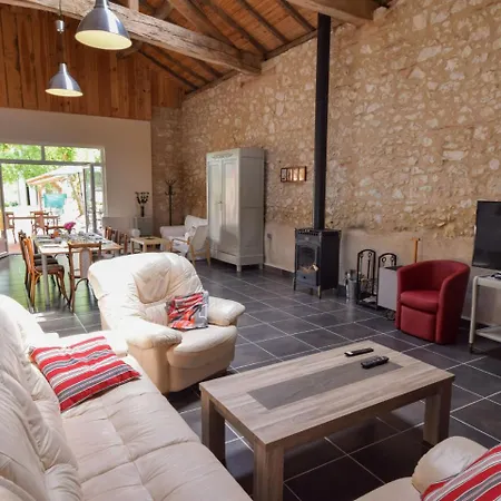 Stylish Holiday In With Garden